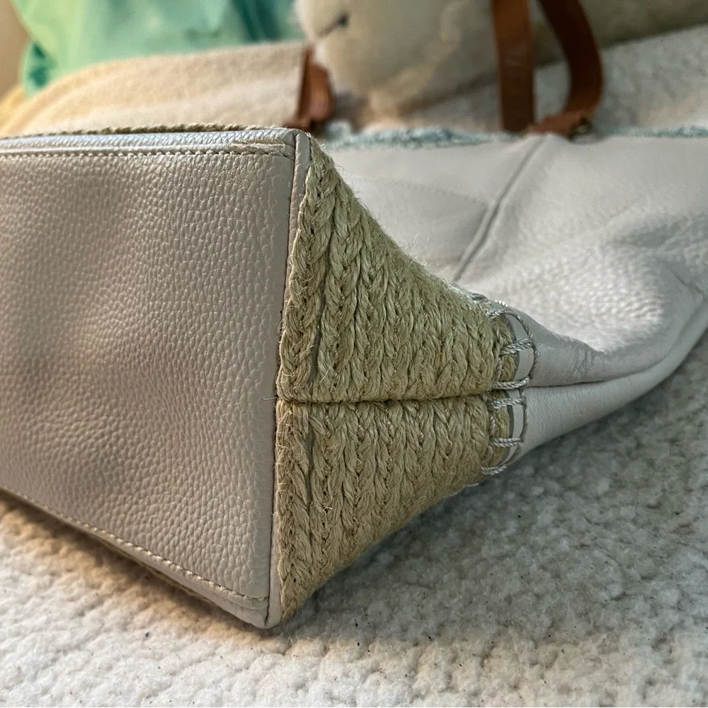 The Sak Vintage Cream and Tan Tote with Brown Handles and Tassels - Picture 5 of 16